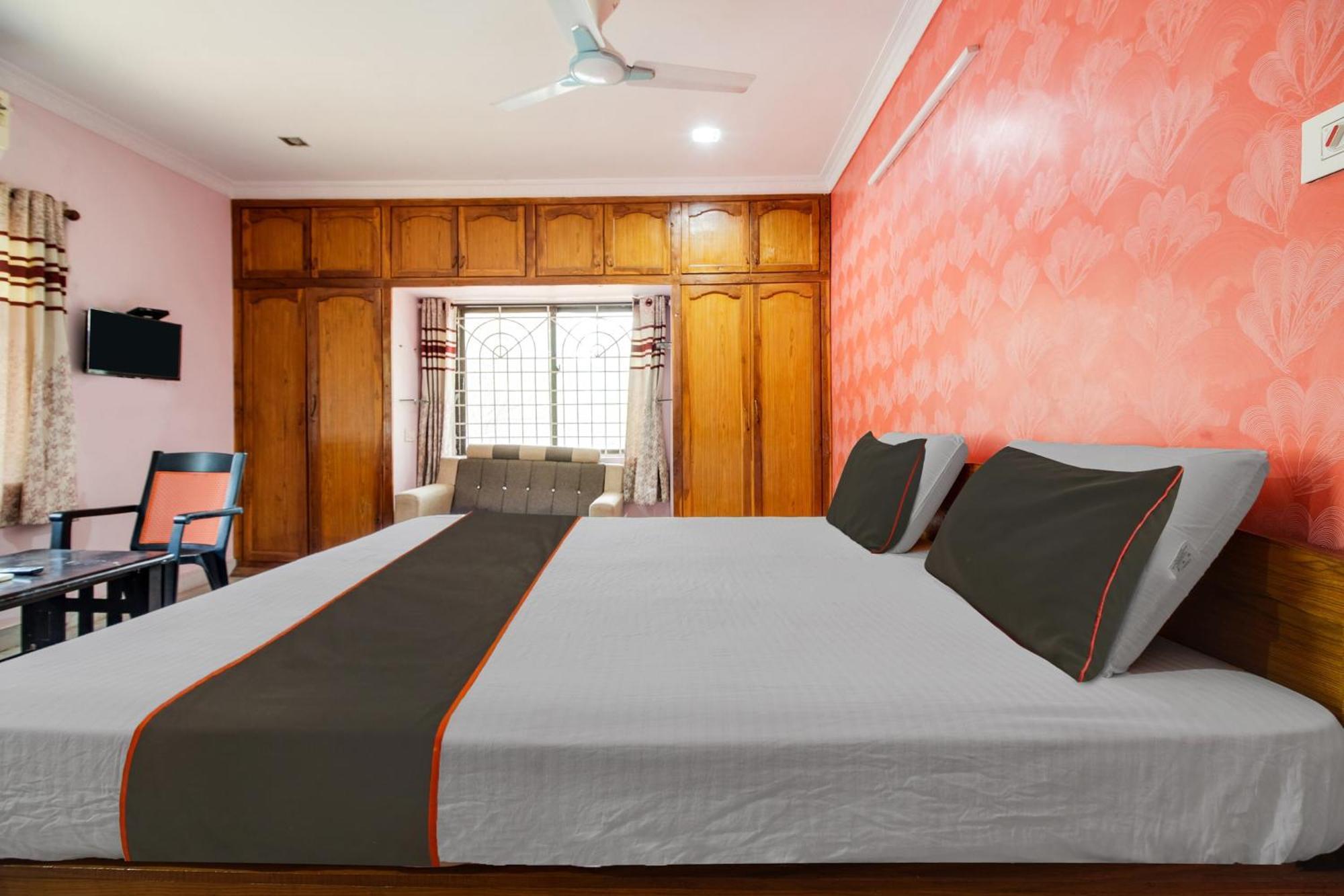Collection O Palm Exotica Hotel Визакхапатнам Екстериор снимка